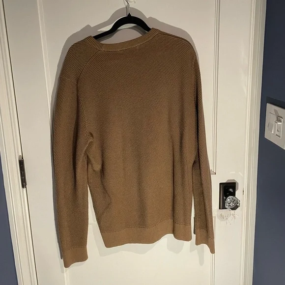 Banana Republic Sweater. Brown - Picture 2 of 2